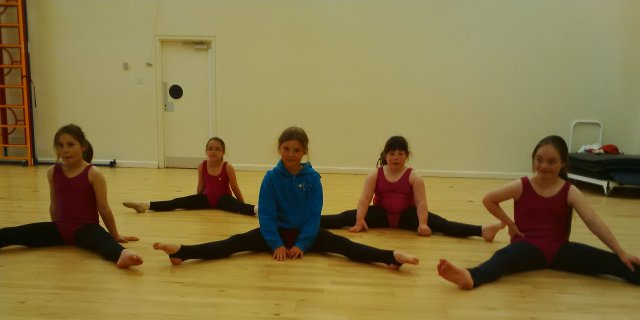 Primary Modern Theatre Dance
